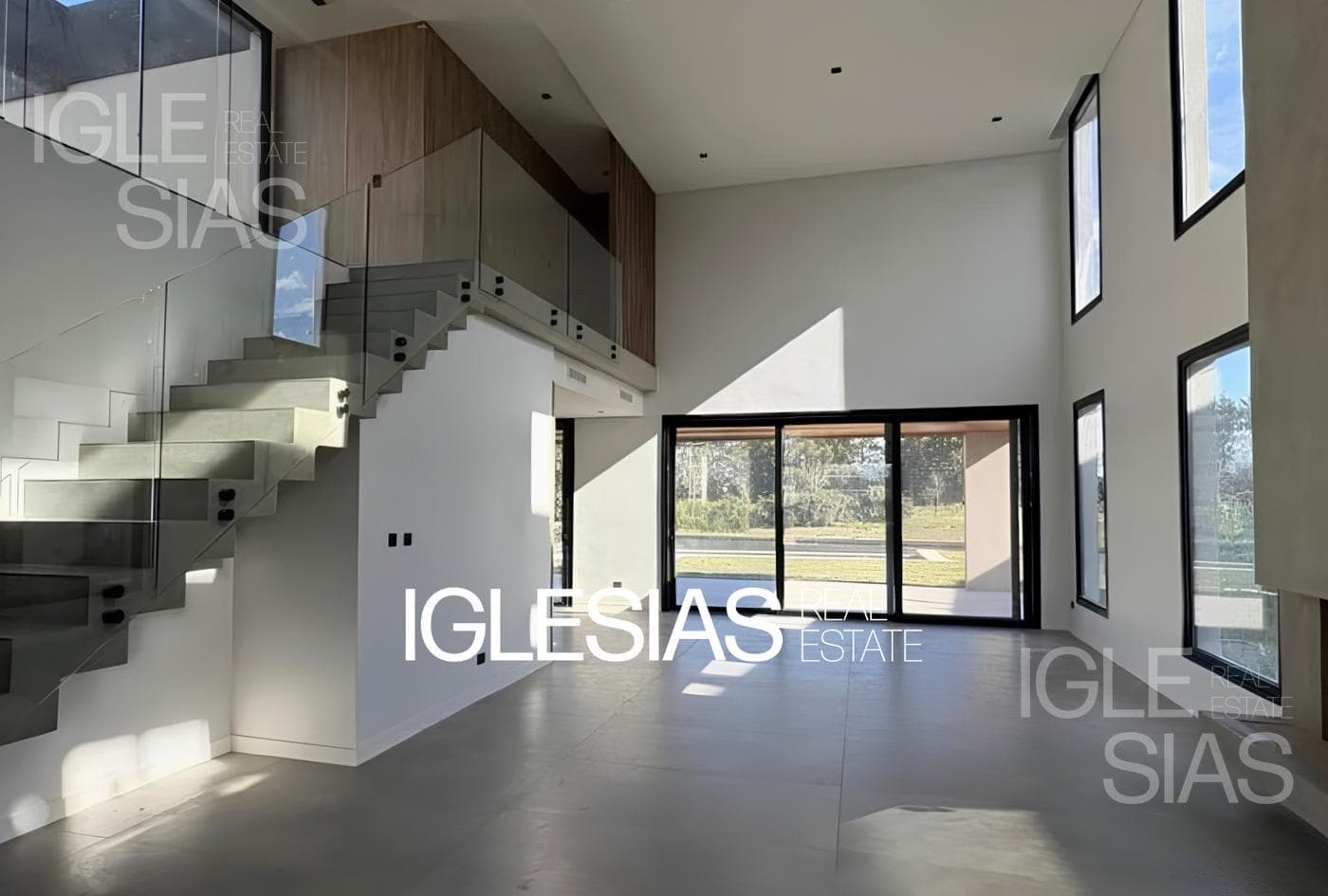 Lote al lago en Los Puentes — foto 1