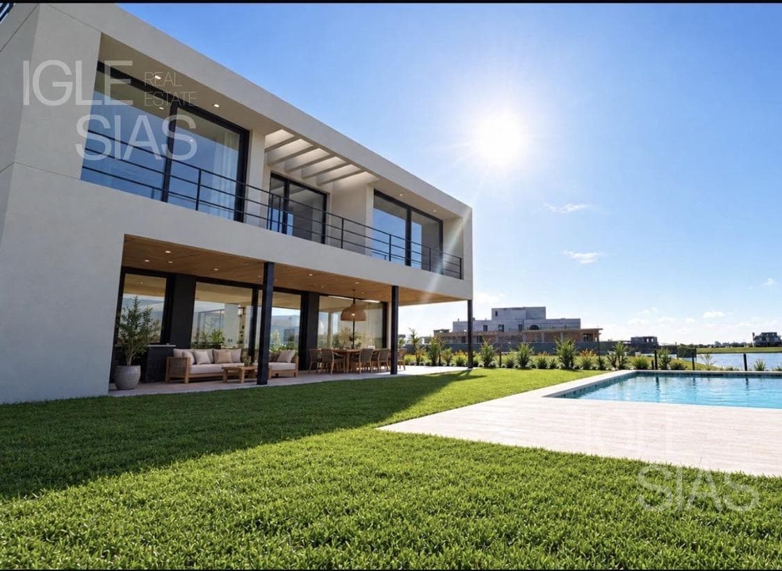 Casa al lago en Los Puentes — foto 1