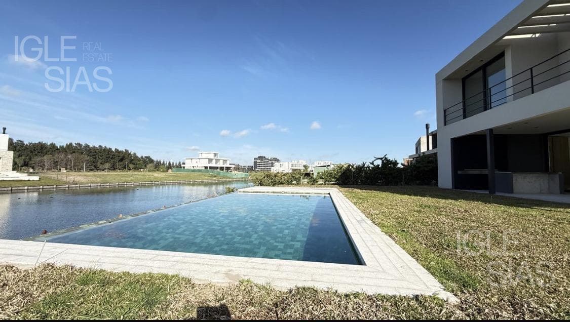 Casa al lago en Los Puentes — foto 5
