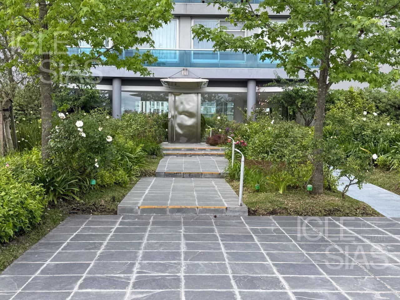 AVENIDA DEL PUERTO al 600 — foto 2