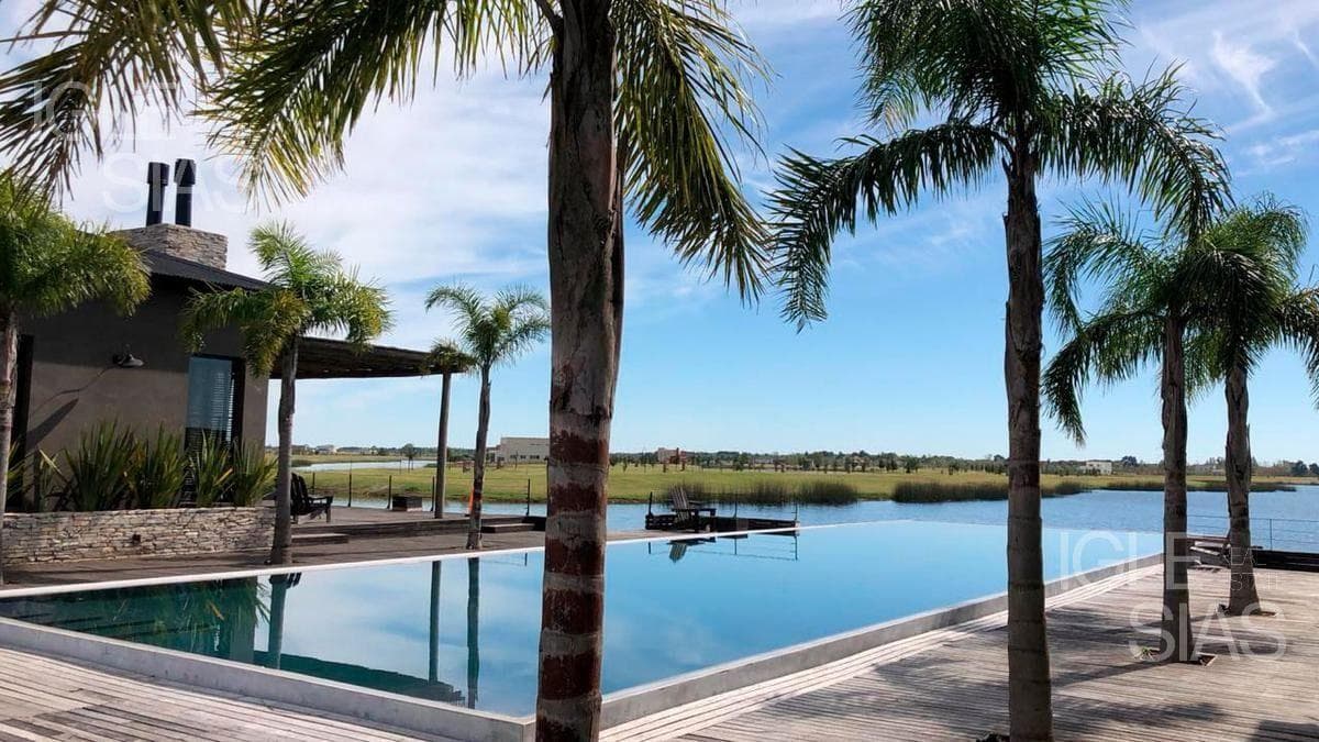 Lote al lago en El Naudir — foto 2