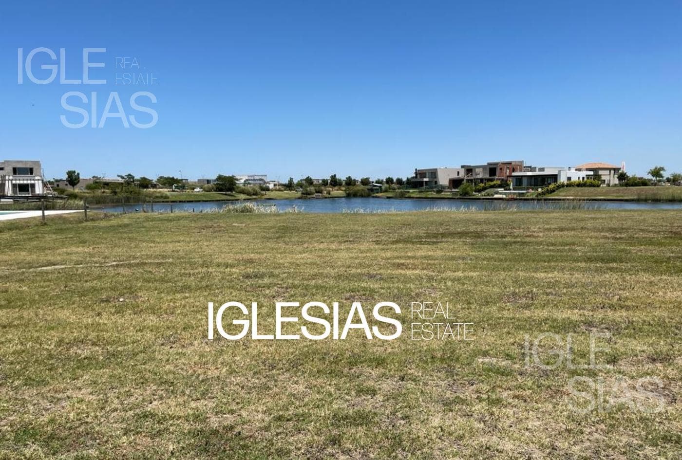 Lote al lago, Muelles — foto 1
