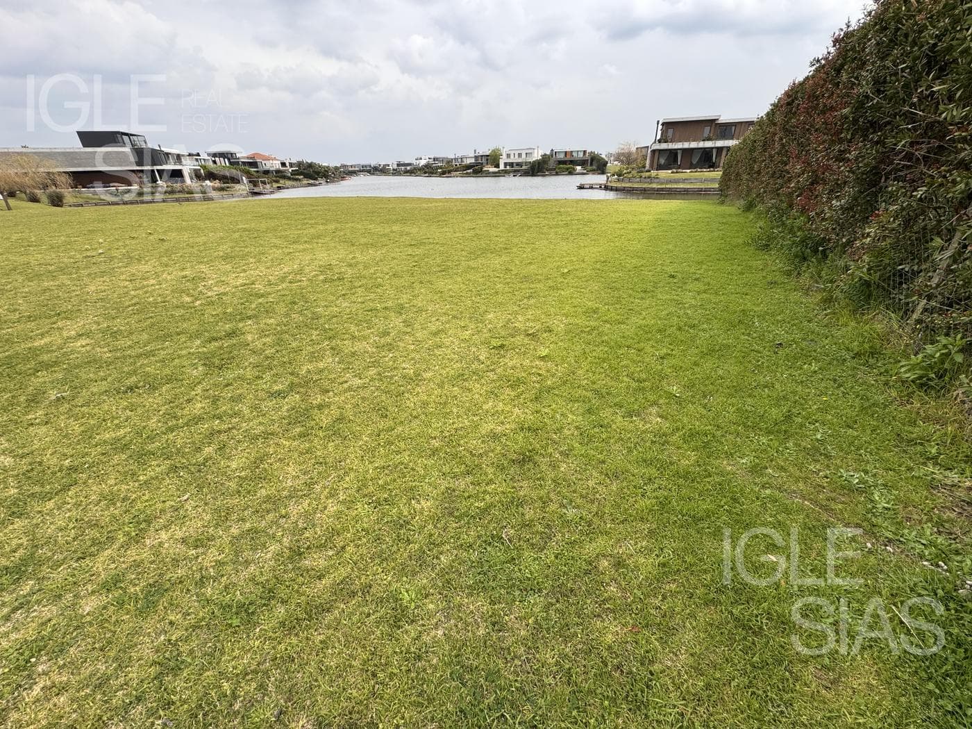 Lote al lago en Virazon — foto 3