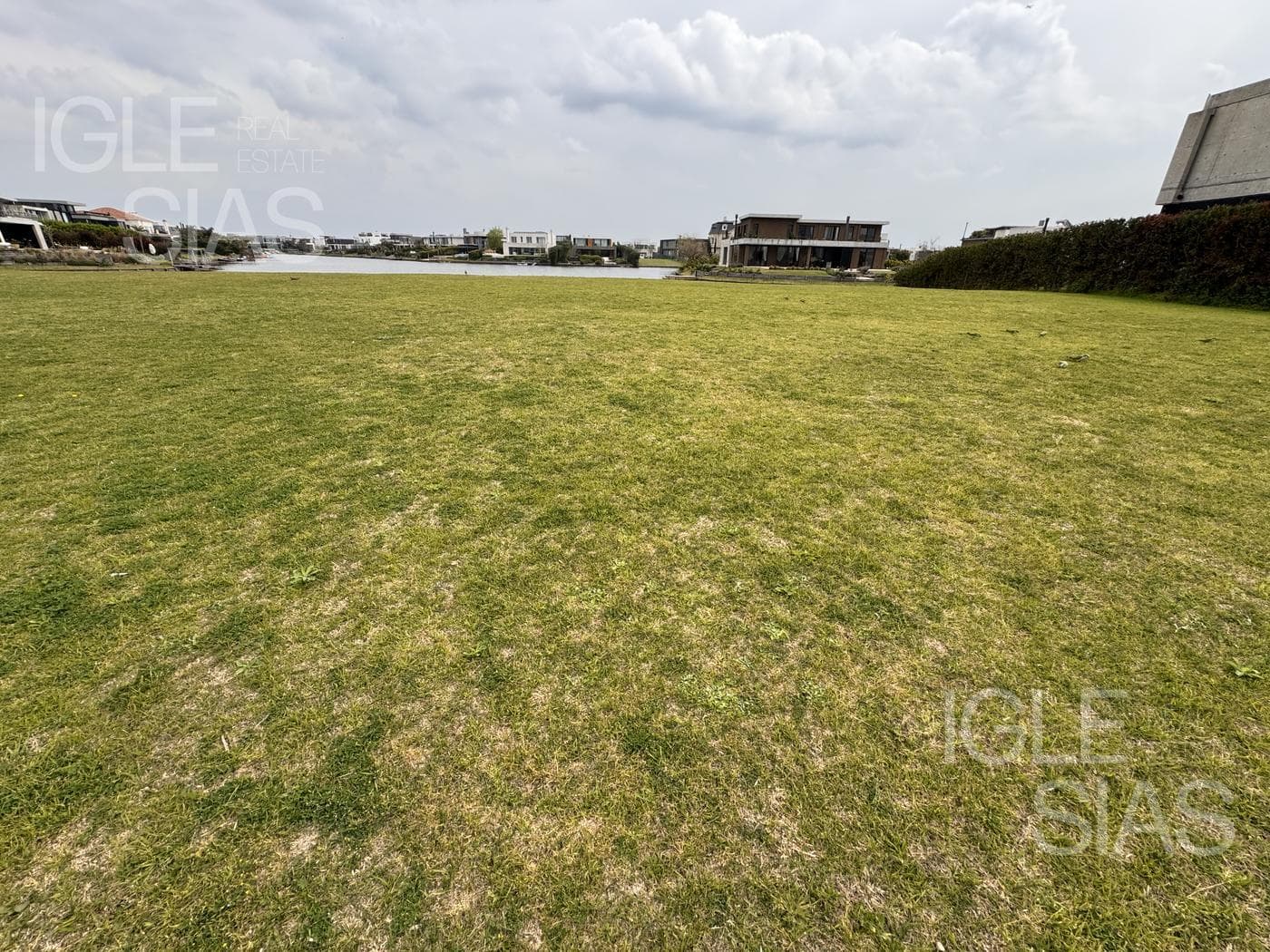 Lote al lago en Virazon — foto 2