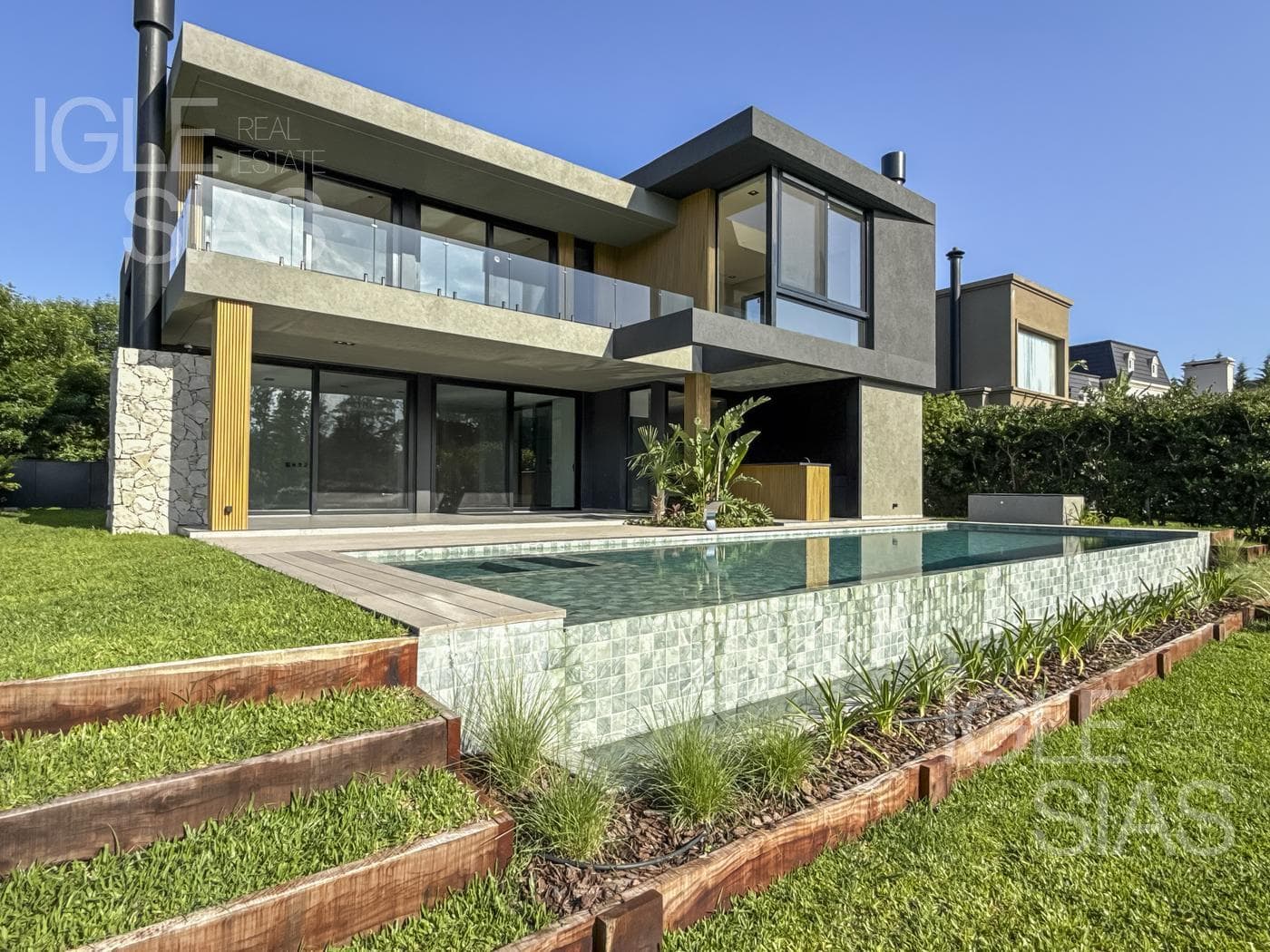 Av. de La Rivera al 500 — foto 2
