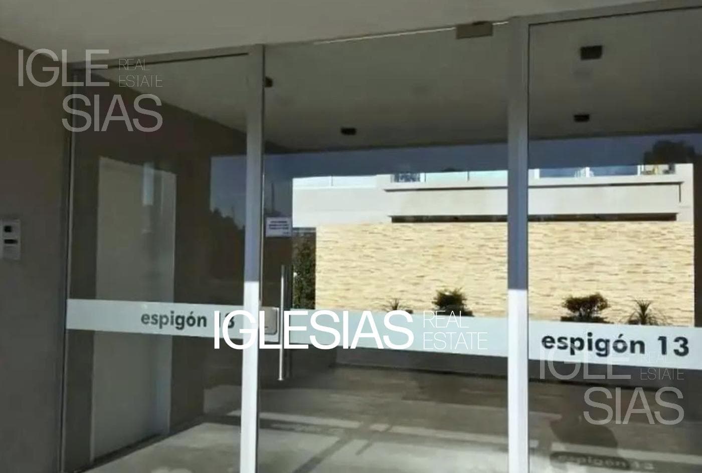 Edificio Espigon 13 cochera — foto 1