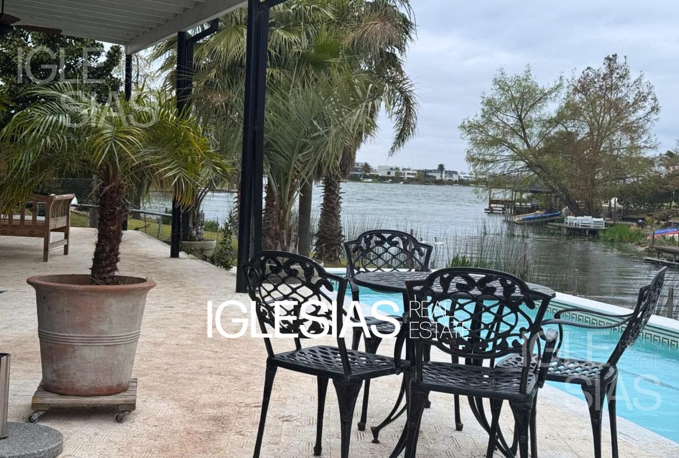 temporario al lago — foto 1