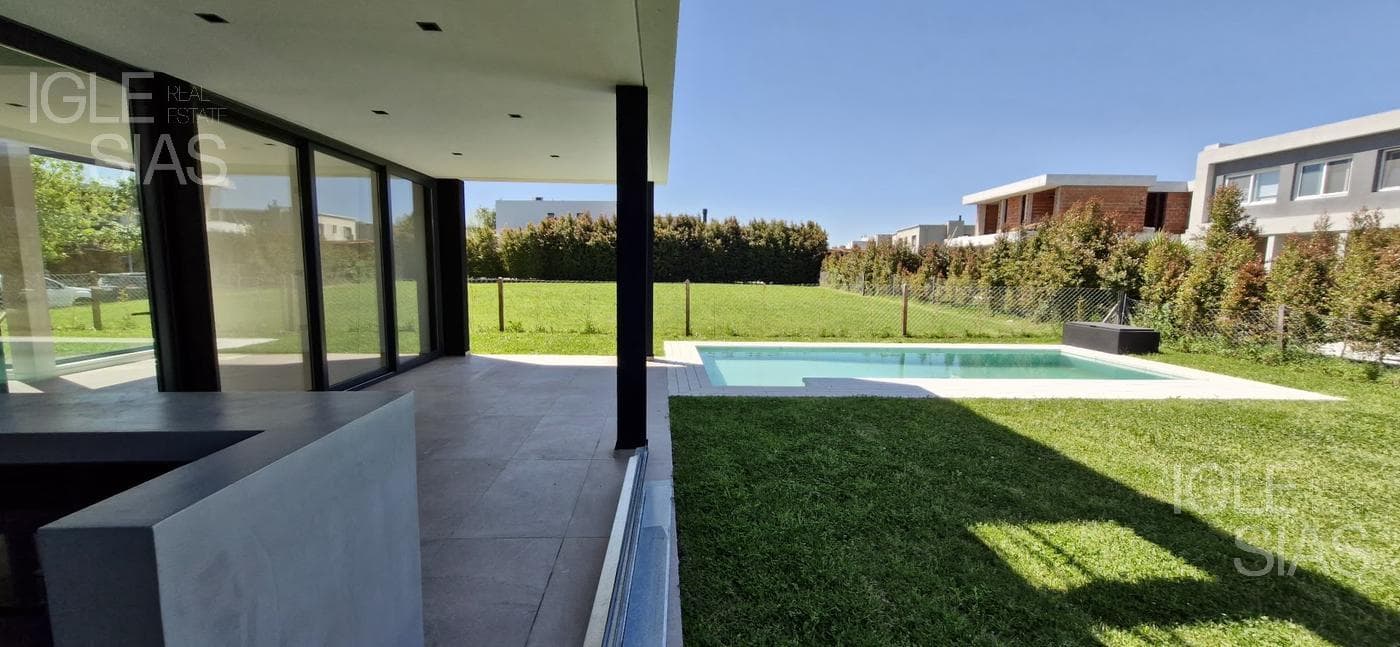 Boulevard de Los Castaños al 300 — foto 4