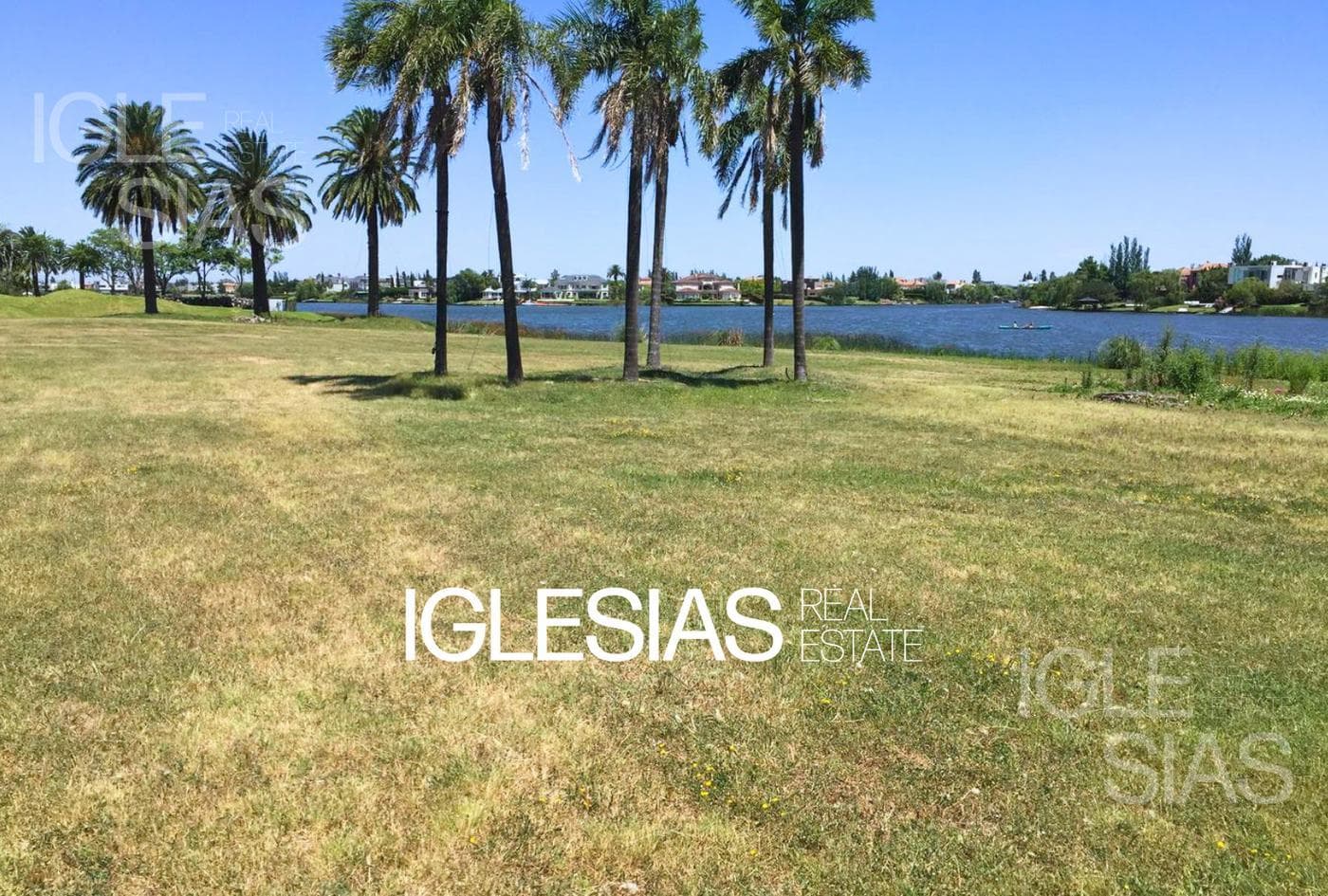 La Isla — foto 1