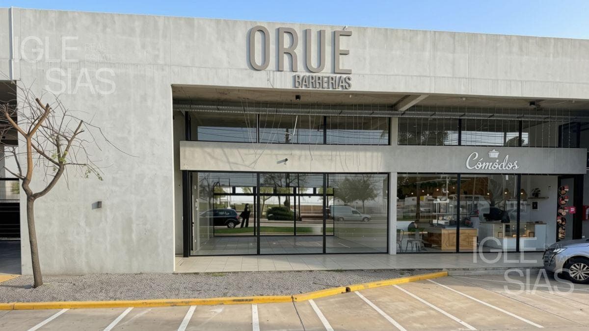 Altos del Encuentro Mall - Av. Gral Juan Domingo Peron al 4100 — foto 2