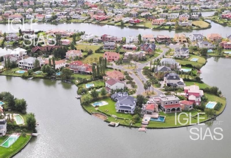 Lote al lago central en La isla — foto 5