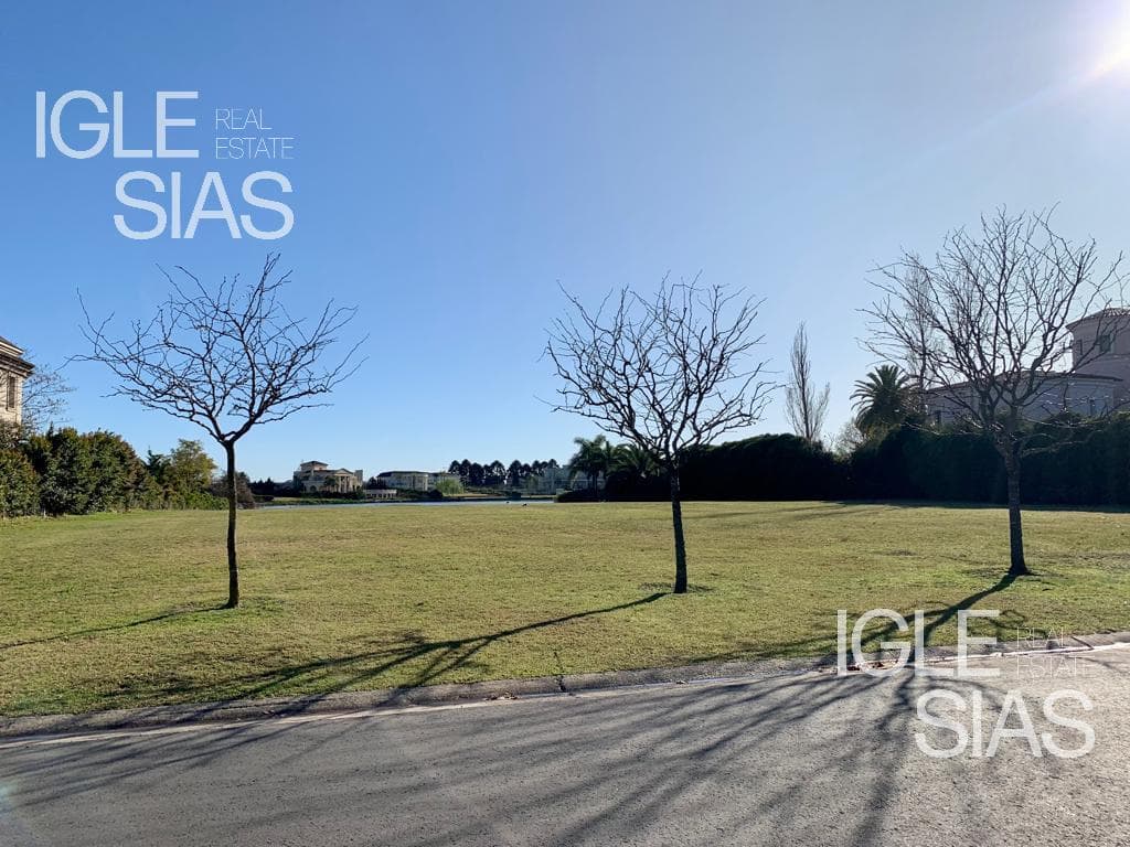 Lote al lago central — foto 2