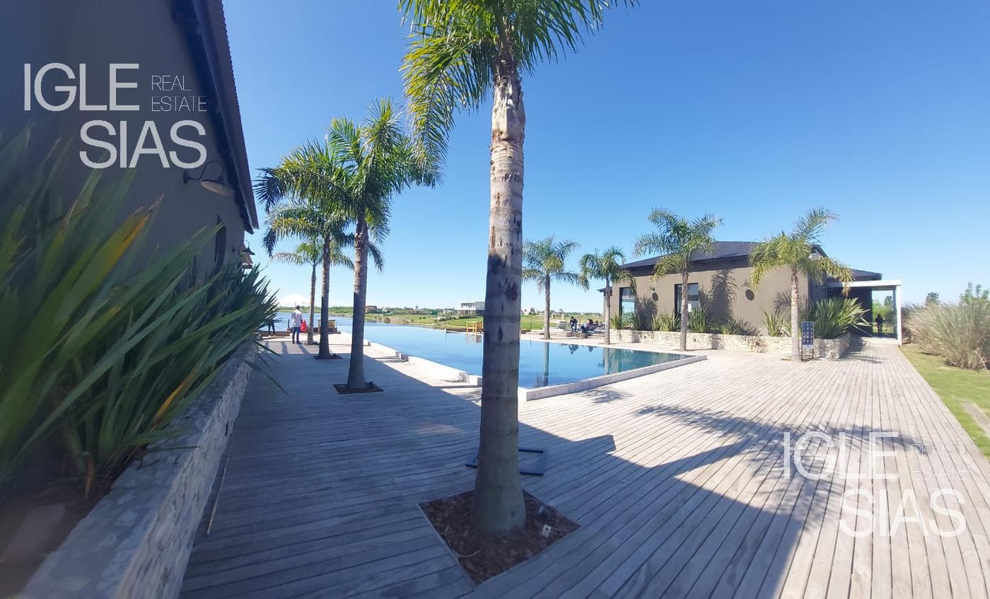 Lote al agua en El Naudir — foto 3