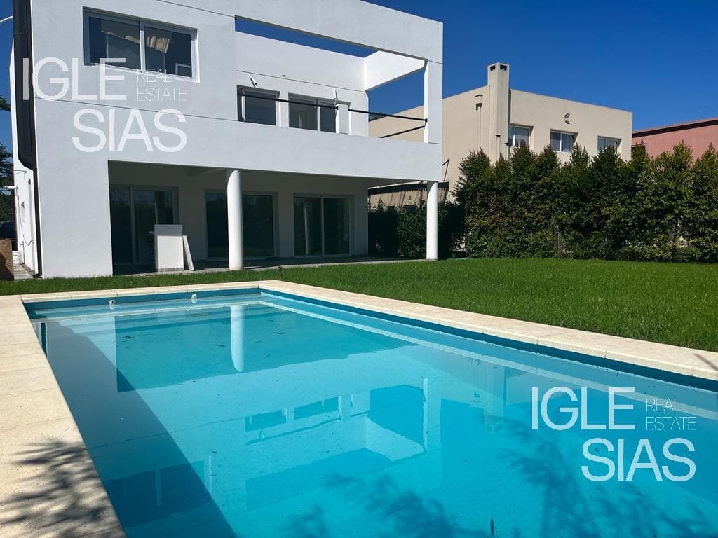 Casa sobre lote perimetral en los lagos — foto 1